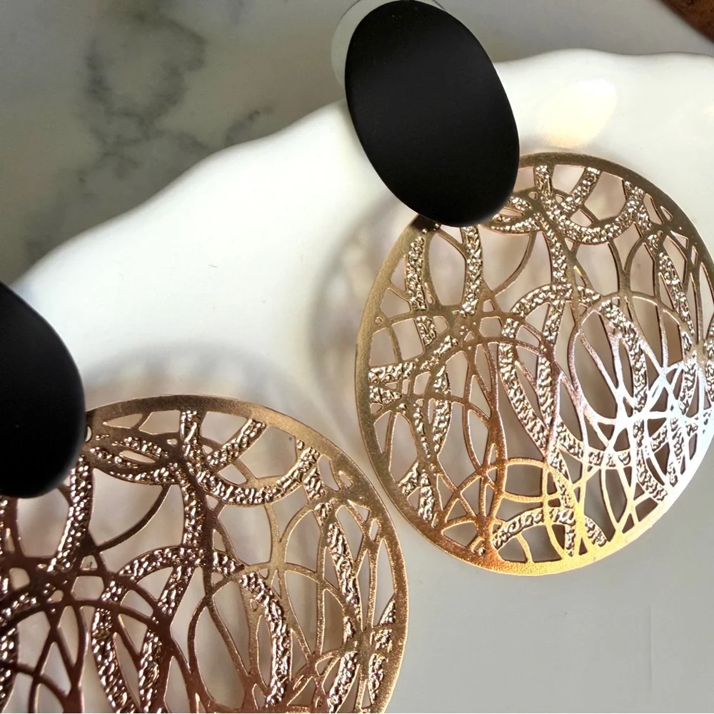 2/$30🌵 Gold Twist Spiral Flat Disc Hoop Earrings Classic Black Jewelry Gift NEW